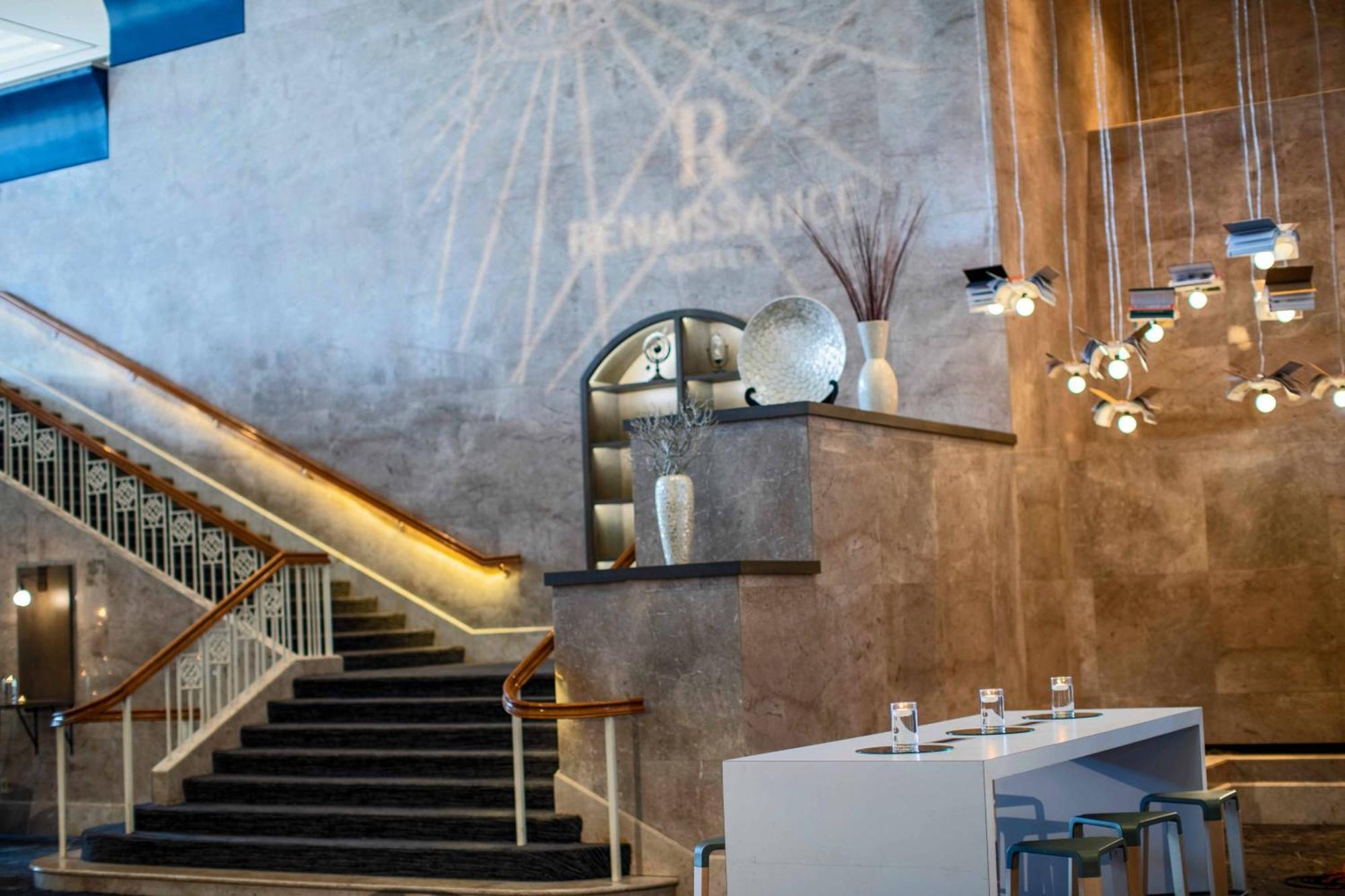 Hotel Renaissance Concourse Airport Atlanta