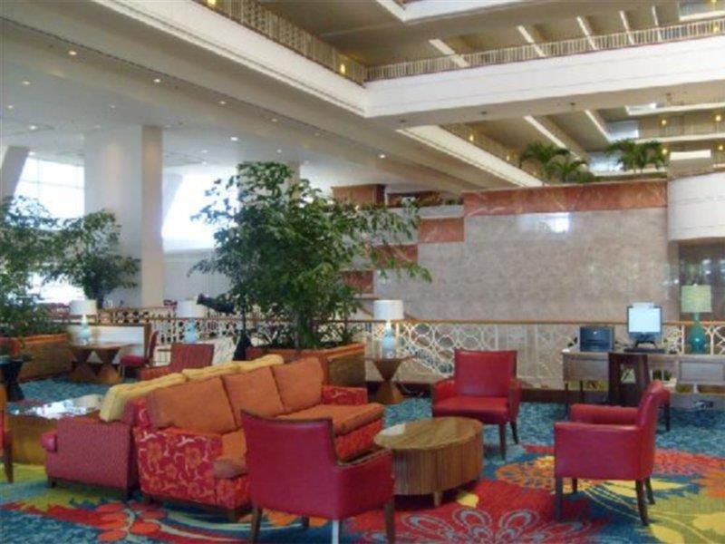 Renaissance Concourse Airport Hotel 4*
